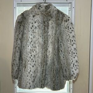 Style VI Ltd. Fur coat